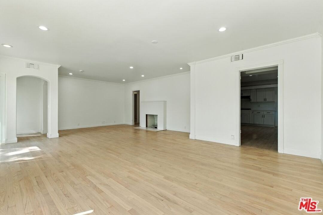 4640 Laurelgrove Avenue - Photo 7 of 43