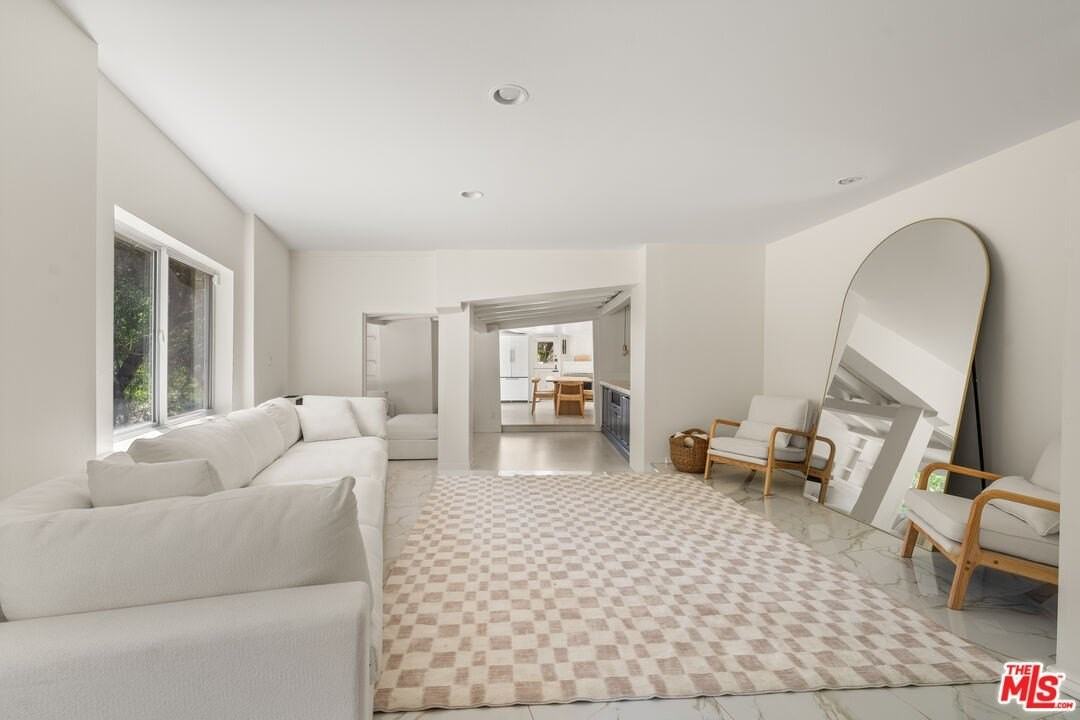 8301 Lookout Mountain Ave - Photo 3 of 27