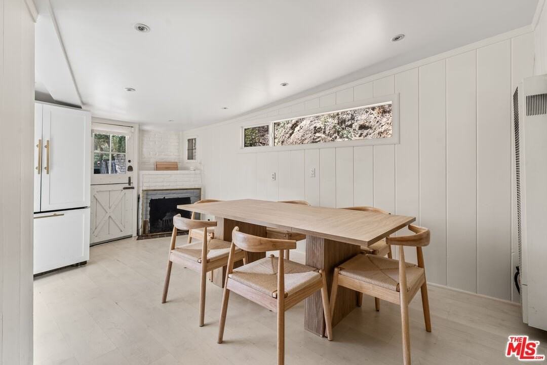 8301 Lookout Mountain Ave - Photo 6 of 27