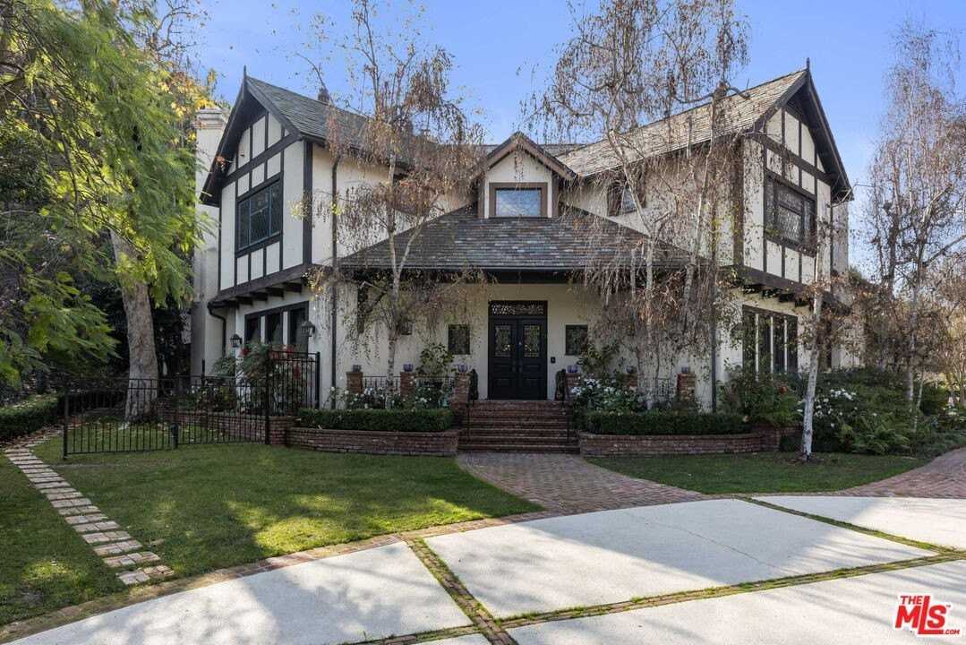 11247 Briarcliff Lane - Photo 2 of 28