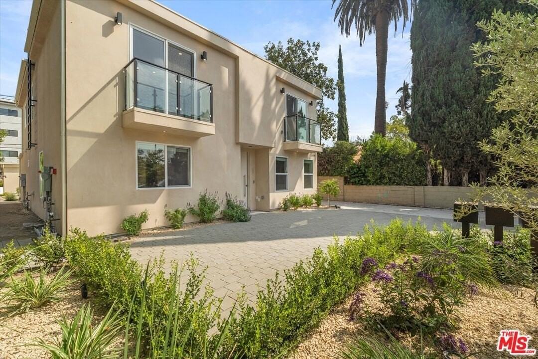 11025 Blix Street - Photo 3 of 26