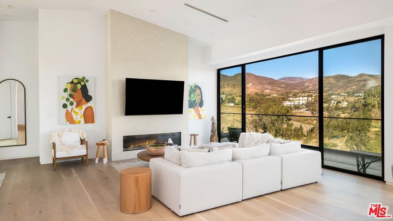 6656 Dume Drive #B - Photo 6 of 24