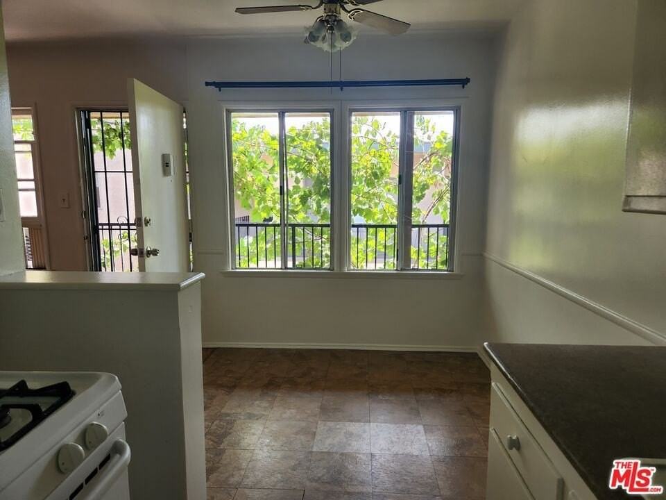 939 N Stanley Ave Apt 6 #6 - Photo 5 of 11