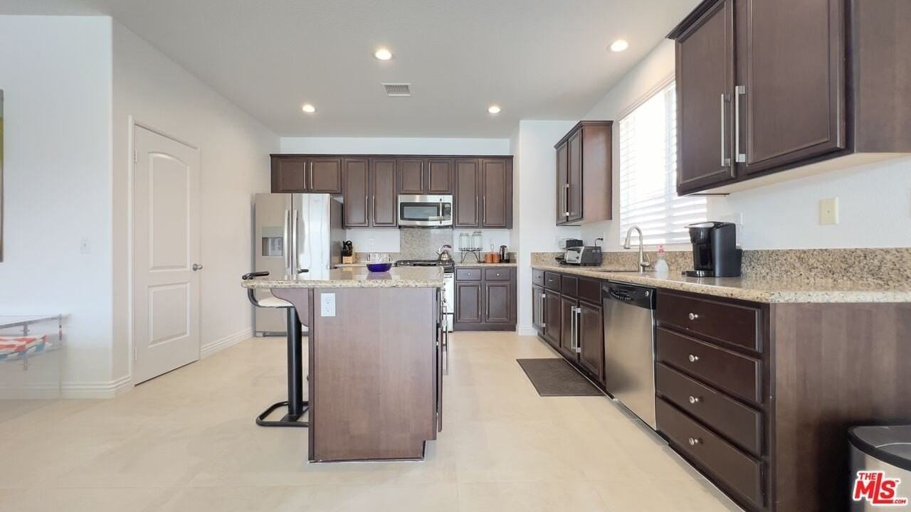 84330 Tramonto Way - Photo 3 of 18