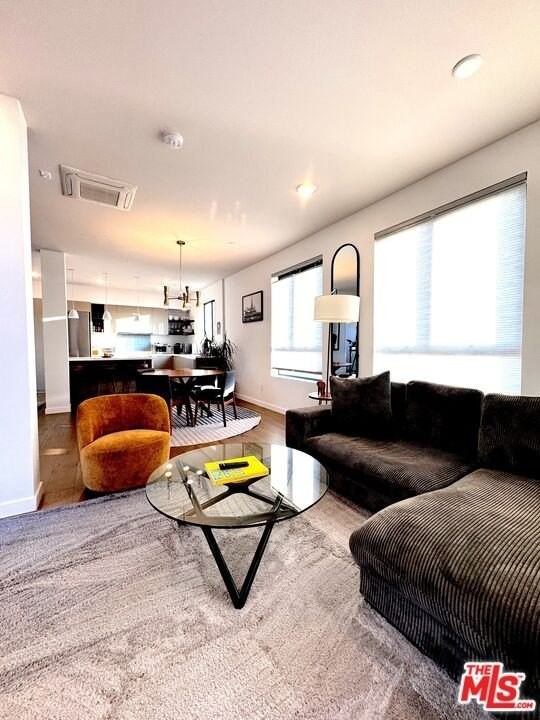 1403 W Galvez Dr - Photo 7 of 33