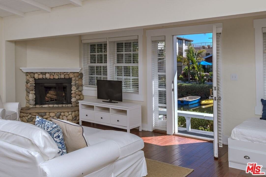 2323 Grand Canal Court - Photo 3 of 37