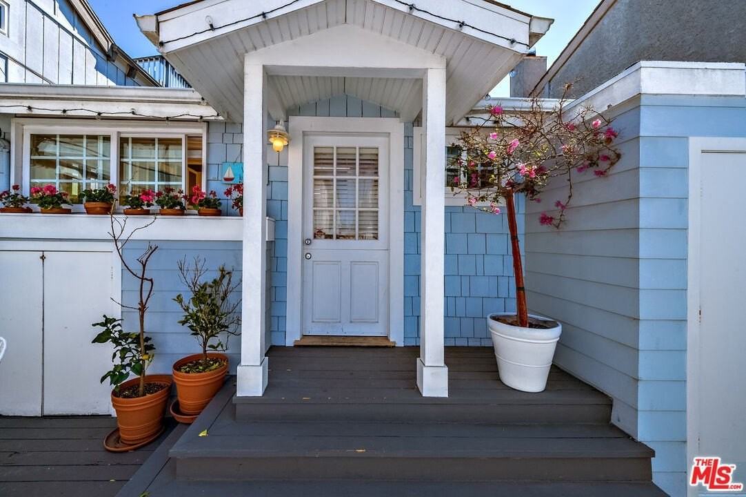 2323 Grand Canal Court - Photo 4 of 37