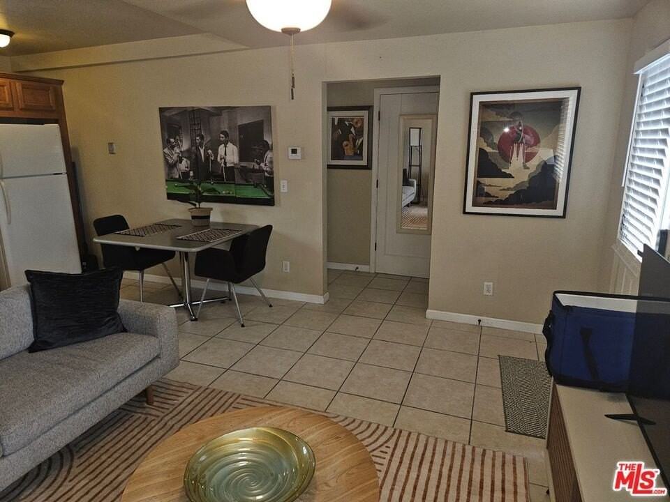 541 Calle Amigo - Photo 3 of 12