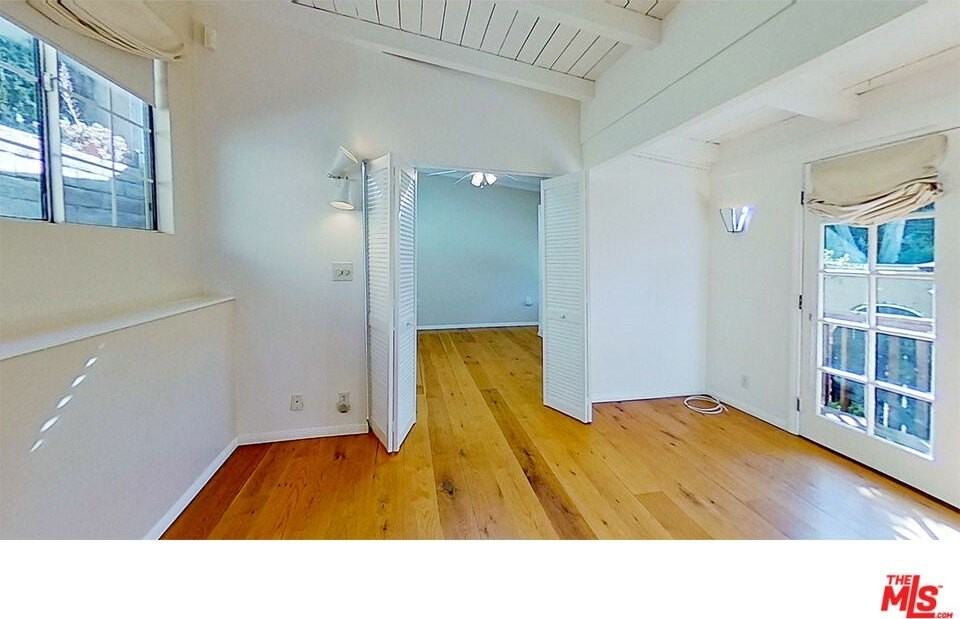 10211 10211 Seabury Ln Guest House - Photo 2 of 15