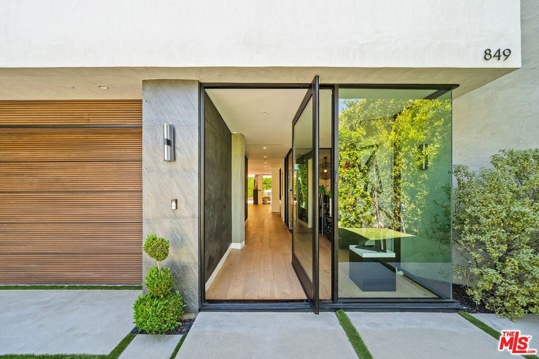 849 North Spaulding Avenue - Photo 6 of 46