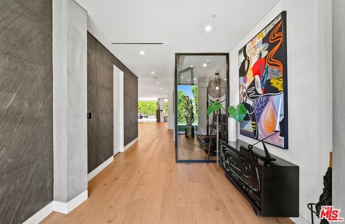 849 North Spaulding Avenue - Photo 7 of 46