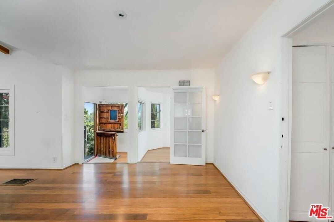 2431 N Gower St - Photo 6 of 18