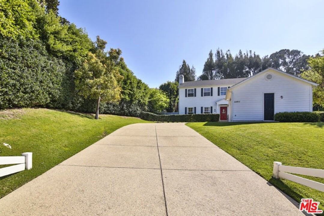 28910 Hampton Place - Photo 2 of 33