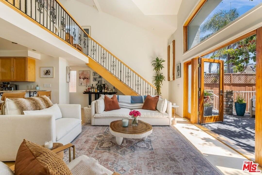 439 Carroll Canal Court - Photo 4 of 23