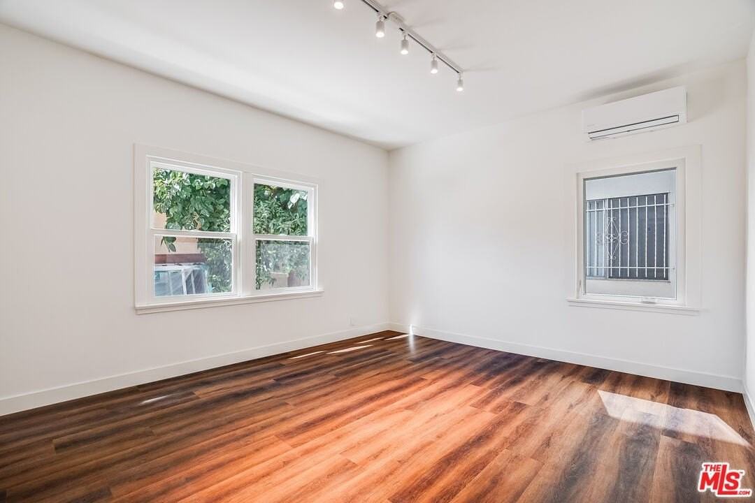 151 North Swall Drive #4 - Photo 3 of 17