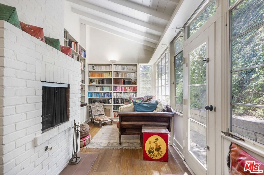 5946 Tuxedo Terrace - Photo 5 of 19