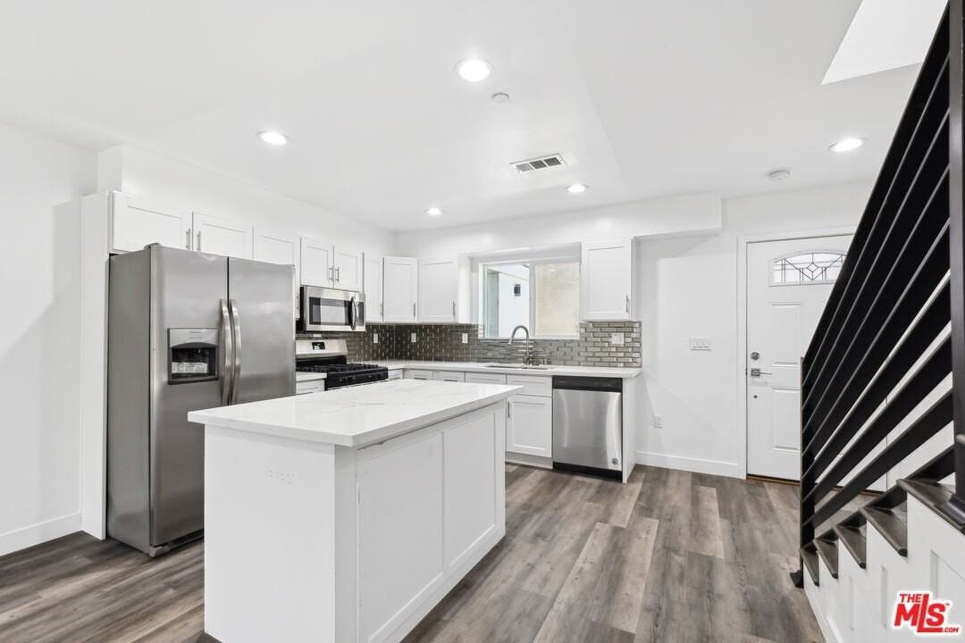 17610 Sherman Way #3 - Photo 5 of 19