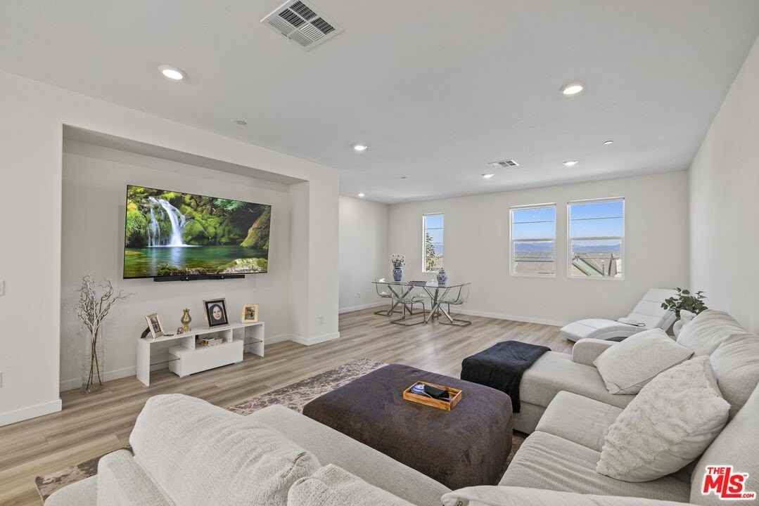 27109 Valley Oak Place