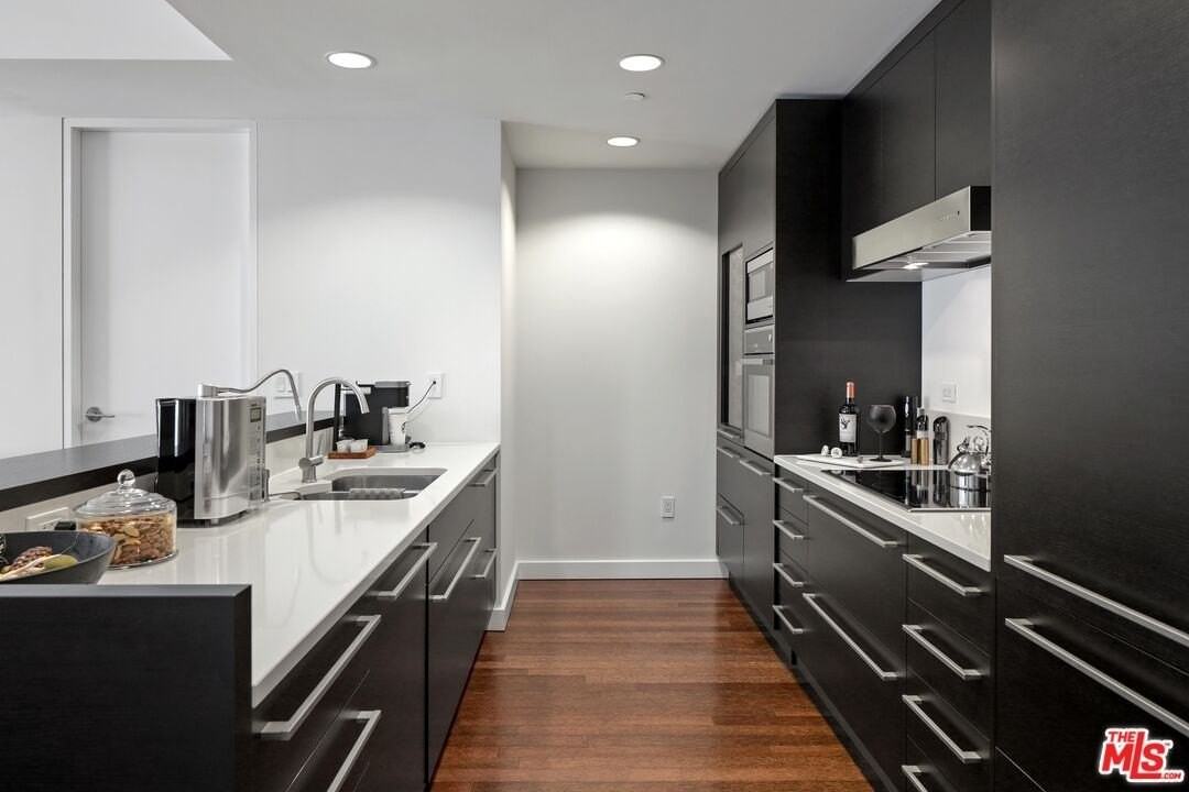 6250 Hollywood Boulevard #5J - Photo 7 of 40