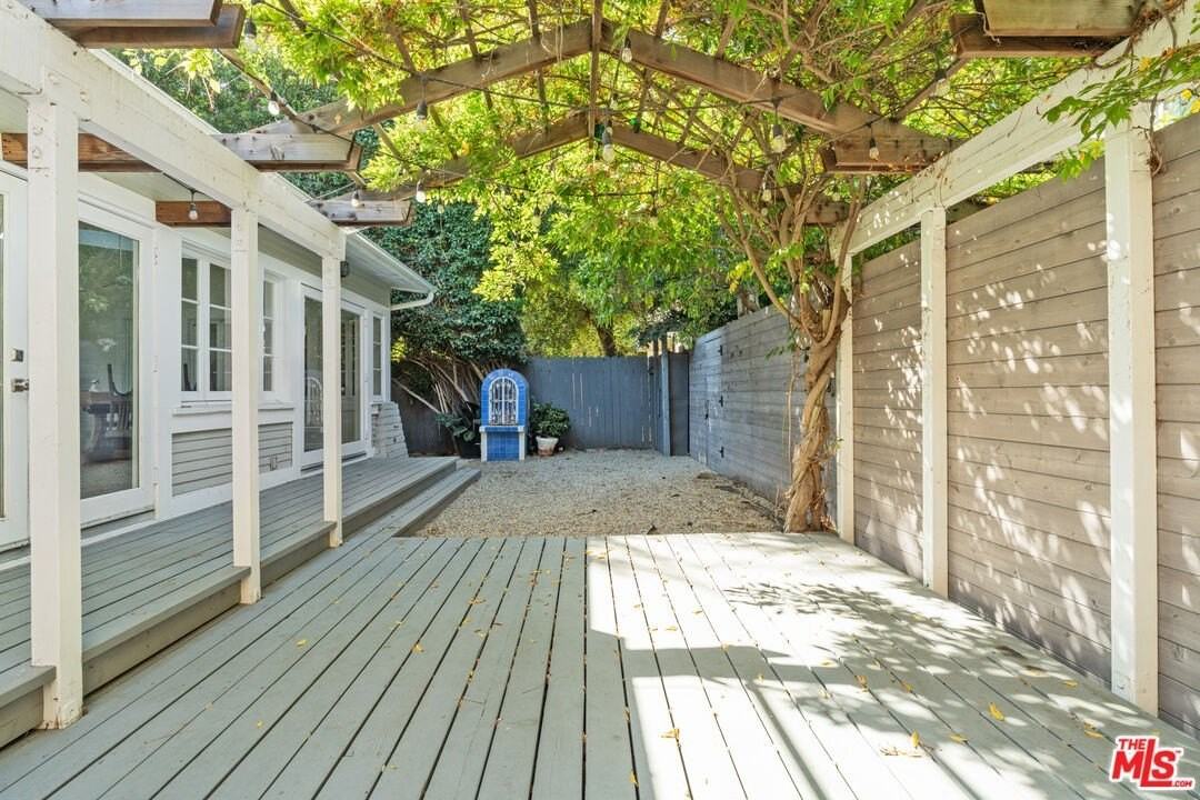 1640 Electric Avenue - Photo 4 of 21