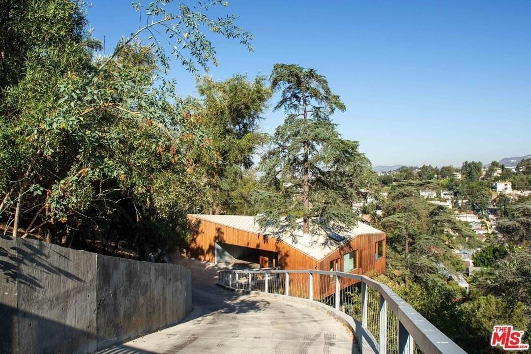 1955 Park Drive - Photo 3 of 50