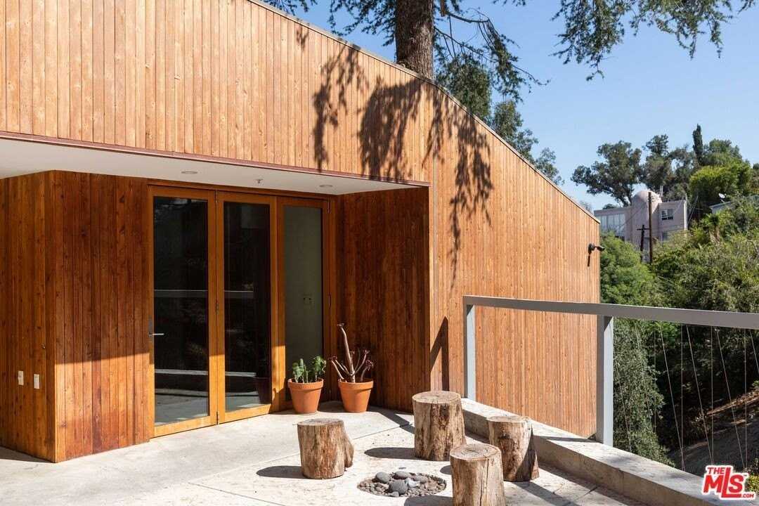 1955 Park Drive - Photo 5 of 50