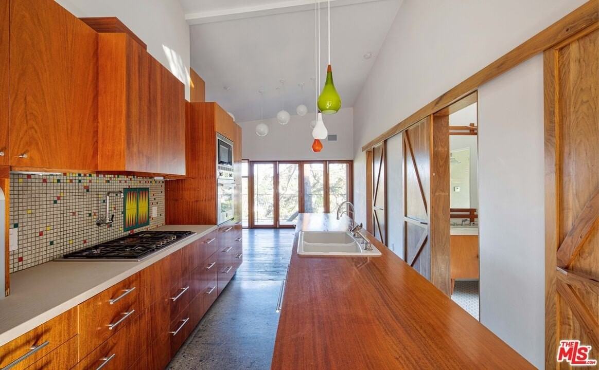 1955 Park Drive - Photo 6 of 50