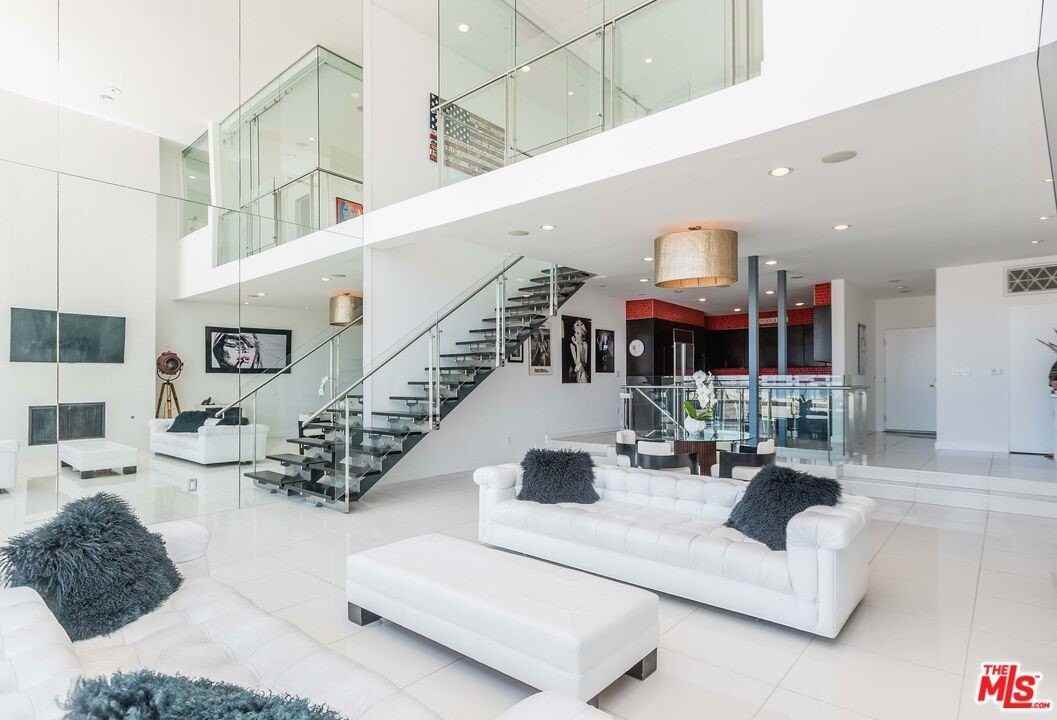 5205 Ocean Front Walk #203 - Photo 6 of 27