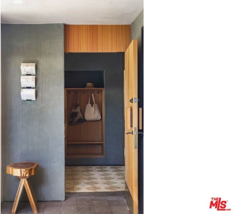 1939 Lake Shore Avenue - Photo 6 of 50