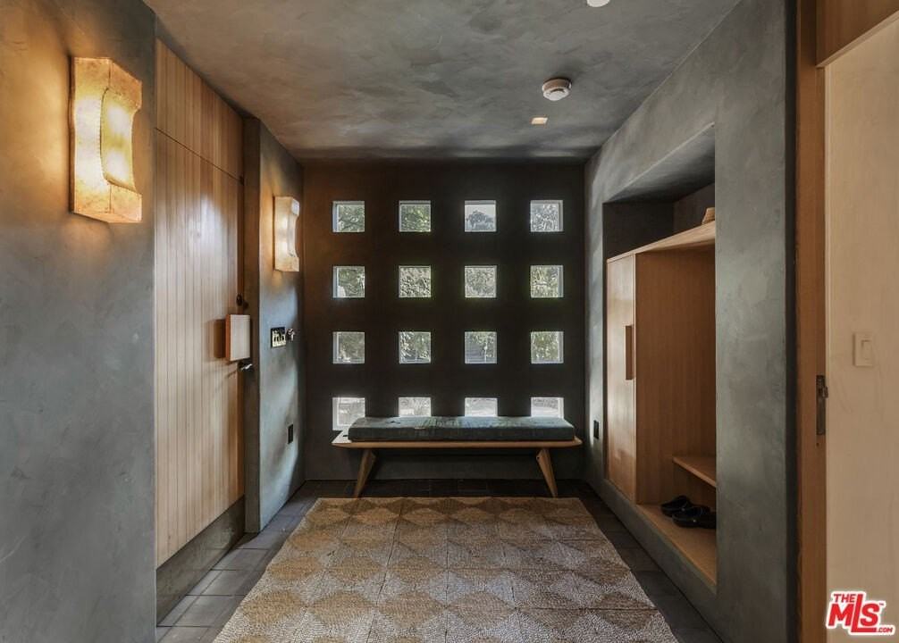 1939 Lake Shore Avenue - Photo 7 of 50