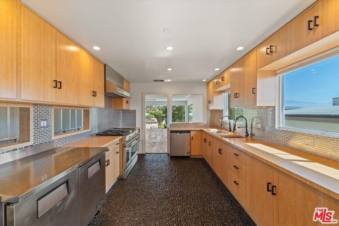 4075 Los Nietos Drive - Photo 6 of 41