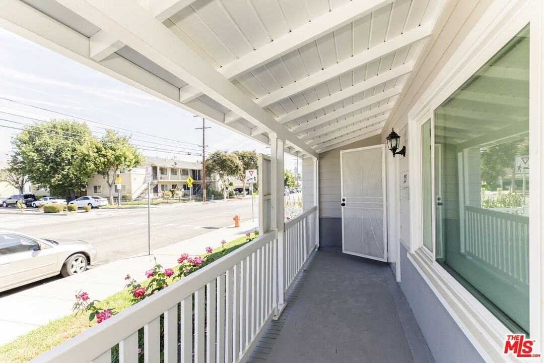 715 South Lake Street - Photo 6 of 30