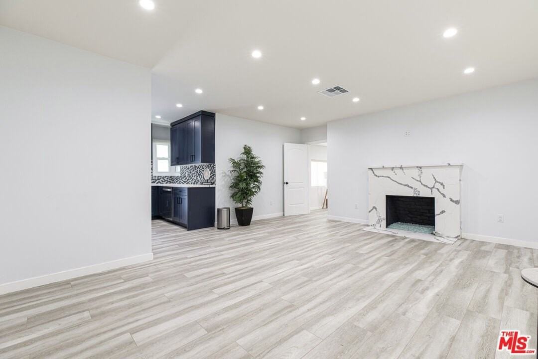 715 South Lake Street - Photo 7 of 30