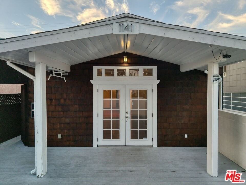 1141 Cabrillo Ave - Photo 7 of 22