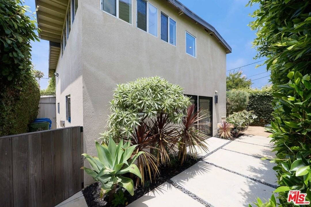 519 San Juan Avenue - Photo 3 of 36