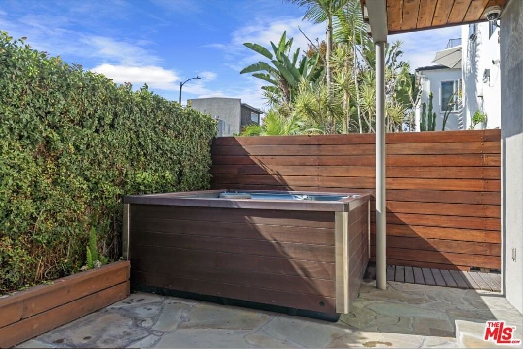 27 18th Ave - Photo 3 of 24