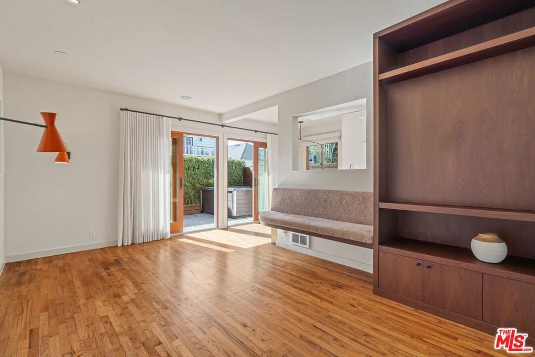 27 18th Ave - Photo 7 of 24