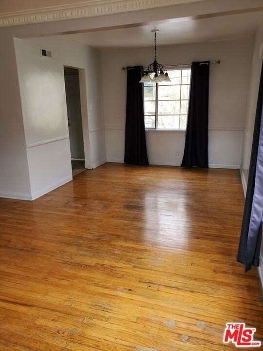 127 N Clark Dr - Photo 3 of 9