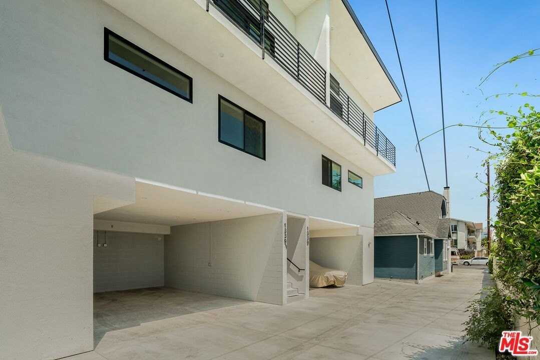 1339 Kenmore Avenue - Photo 2 of 25