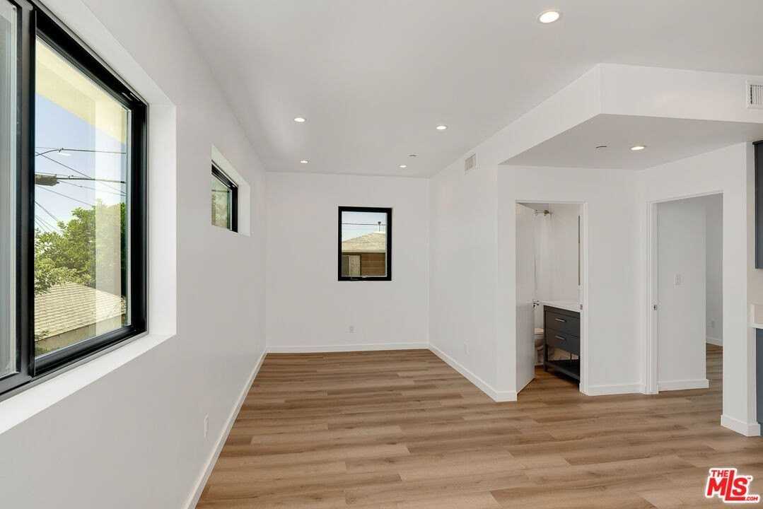 1339 Kenmore Avenue - Photo 7 of 25