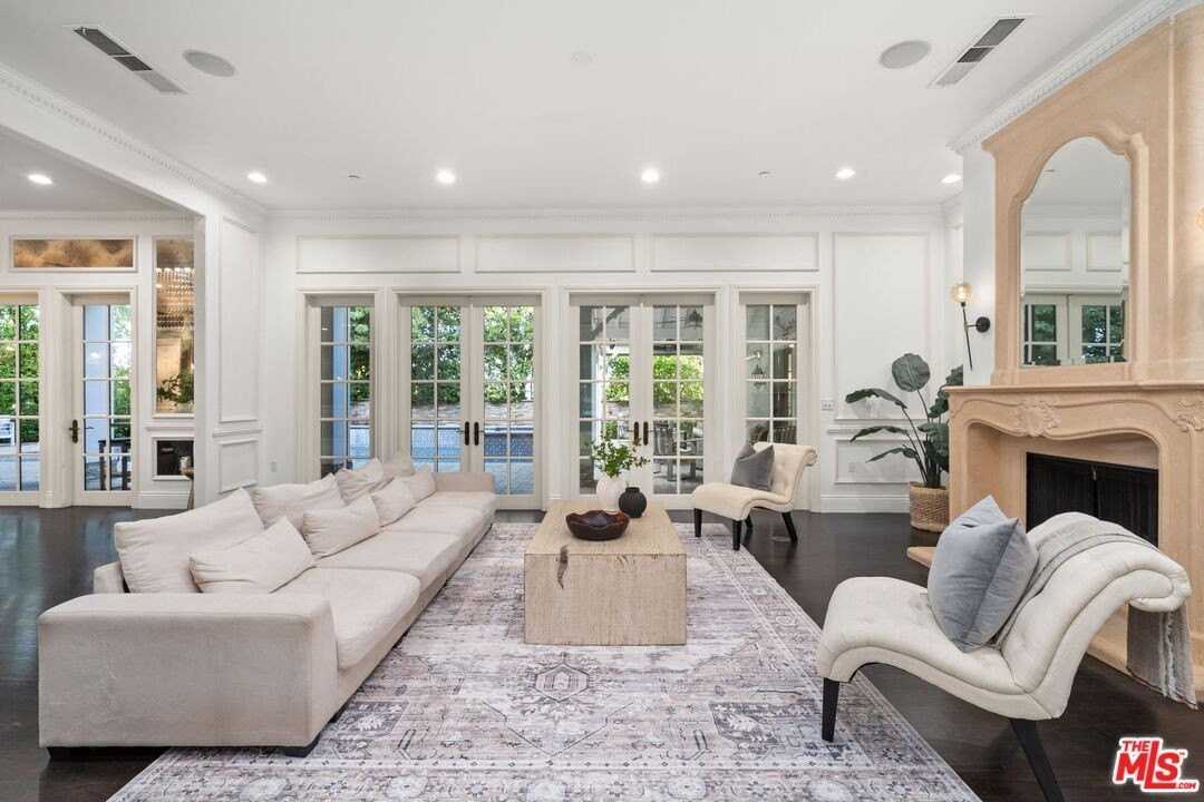 4923 Amigo Avenue - Photo 5 of 50