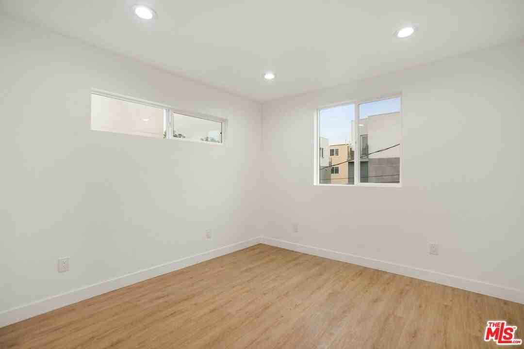 4232 Rosewood Avenue - Photo 2 of 24