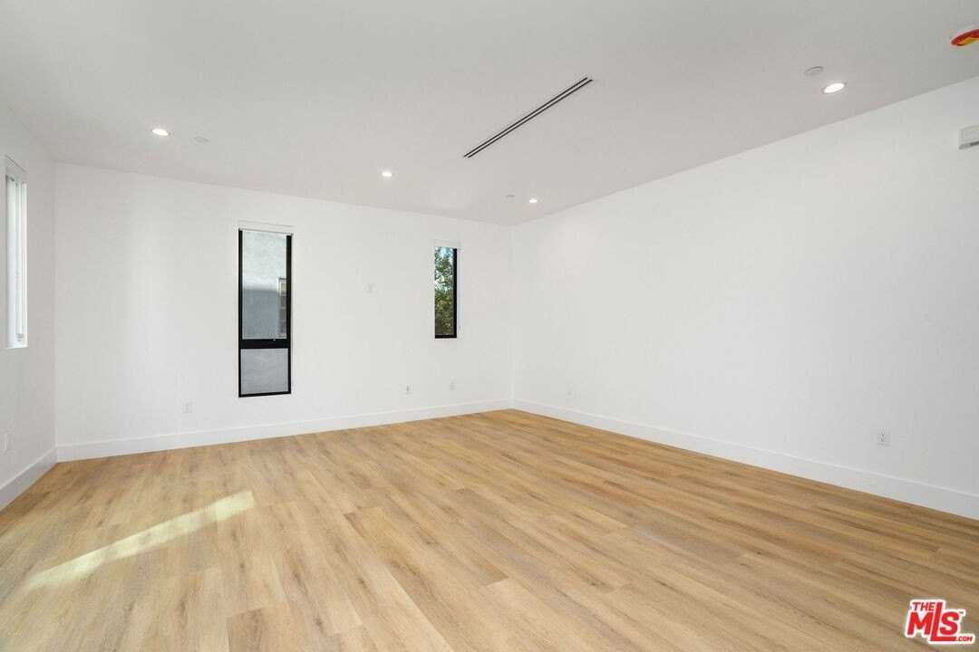 111 North Orlando Avenue - Photo 6 of 27