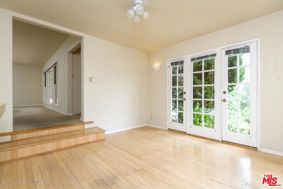 5249 Escalante Drive - Photo 3 of 43