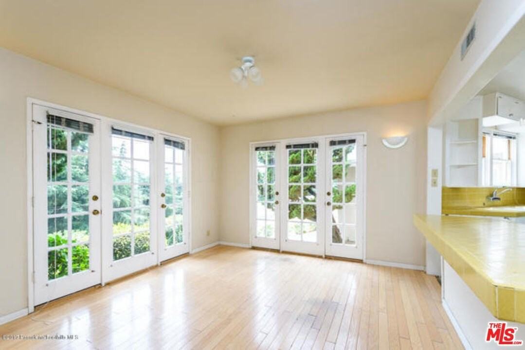 5249 Escalante Drive - Photo 4 of 43