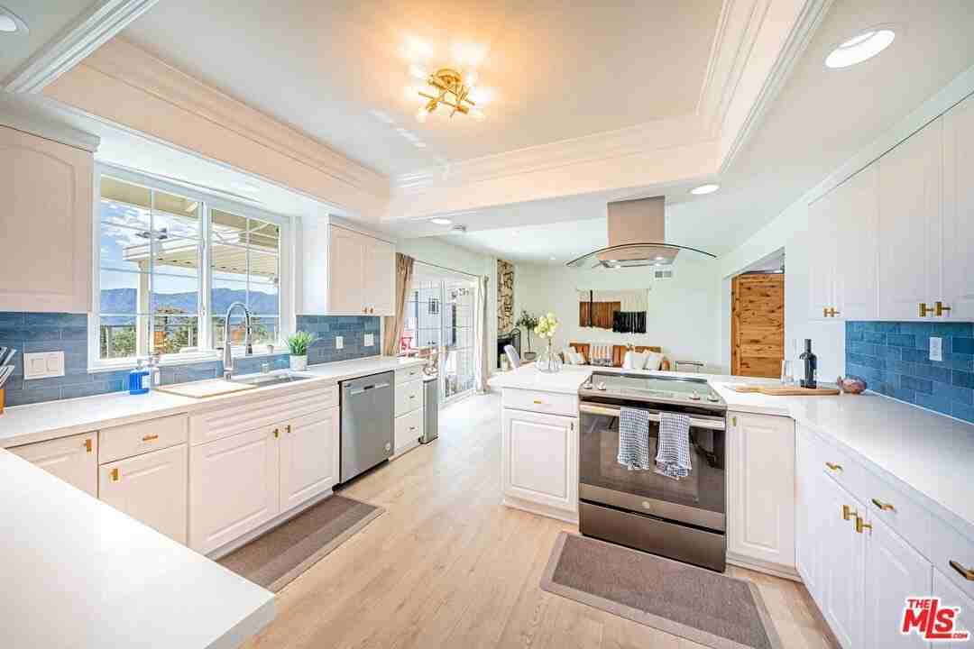 2620 Sea Pine Ln - Photo 6 of 26