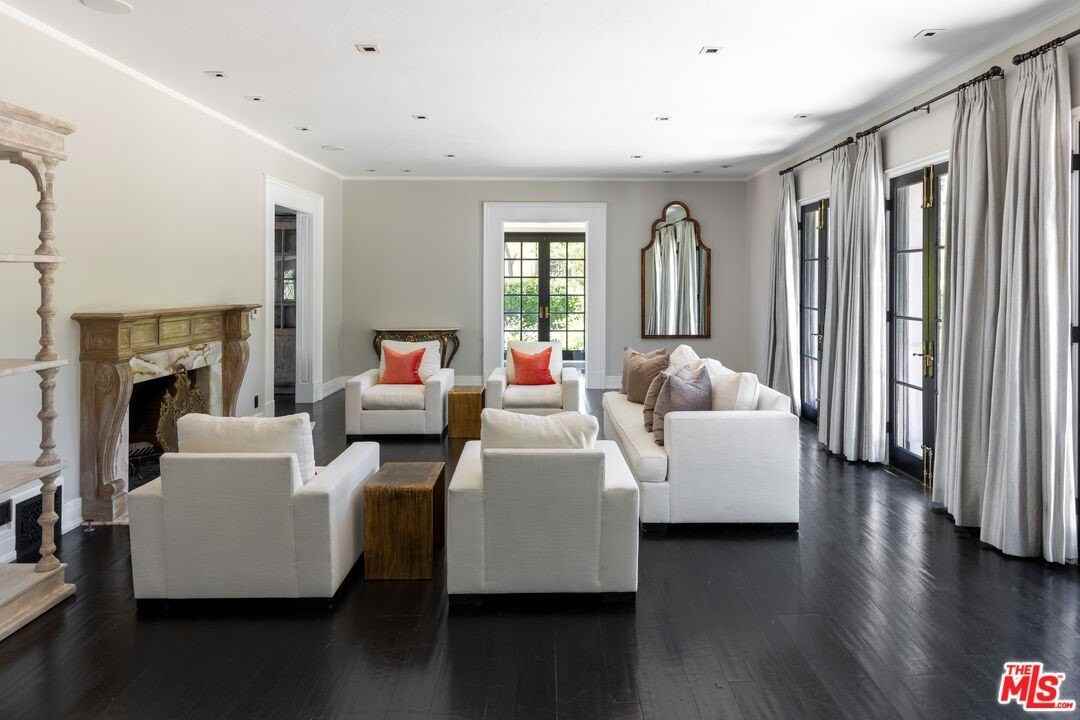 908 North Rexford Drive - Photo 7 of 23