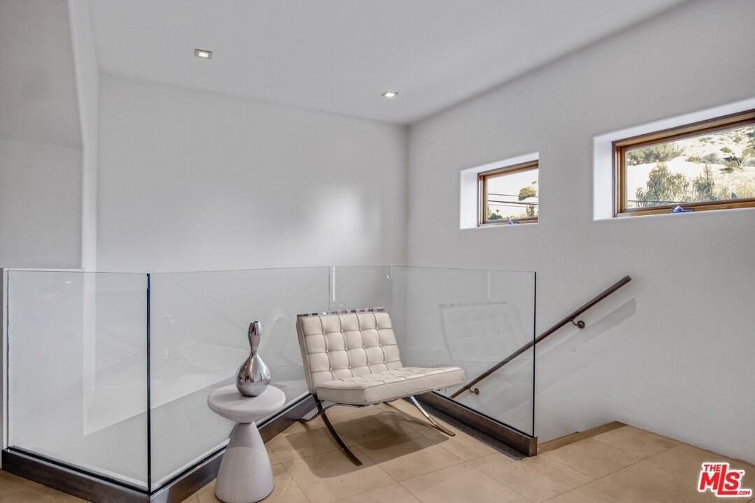 1929 Curson Place - Photo 2 of 50