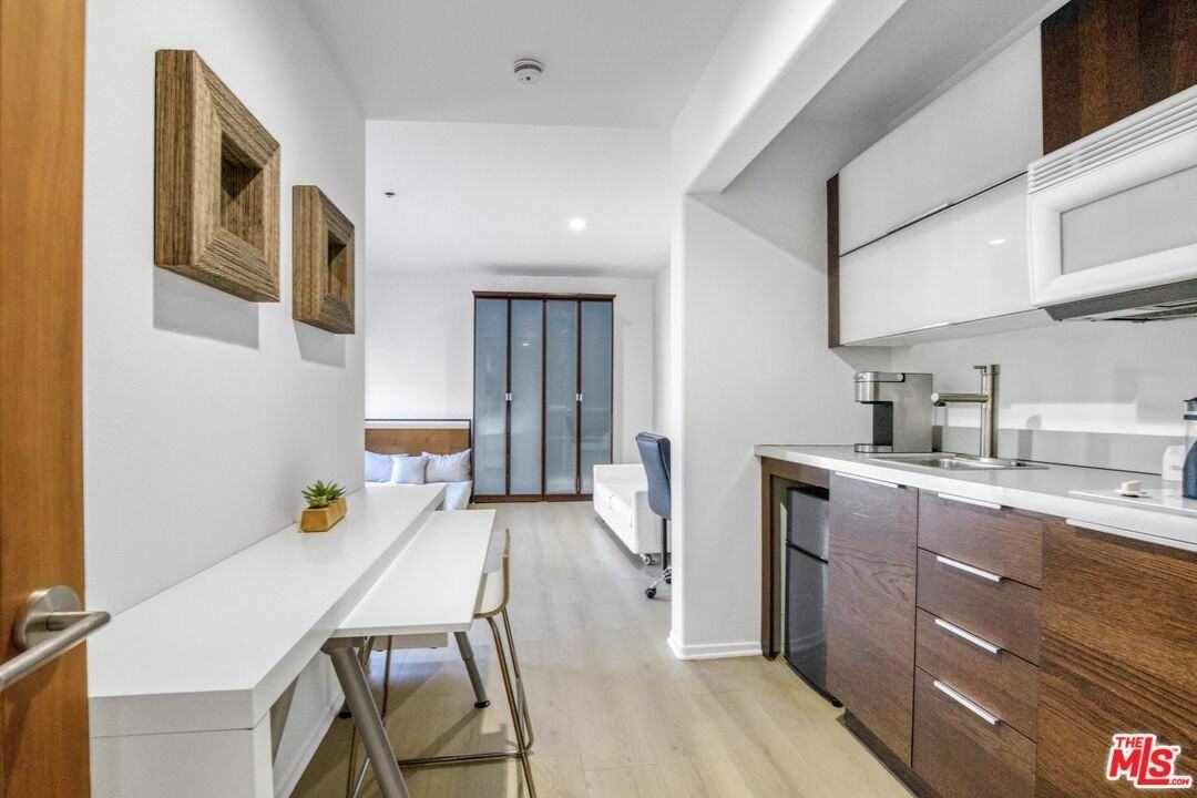 1929 Curson Place - Photo 3 of 50