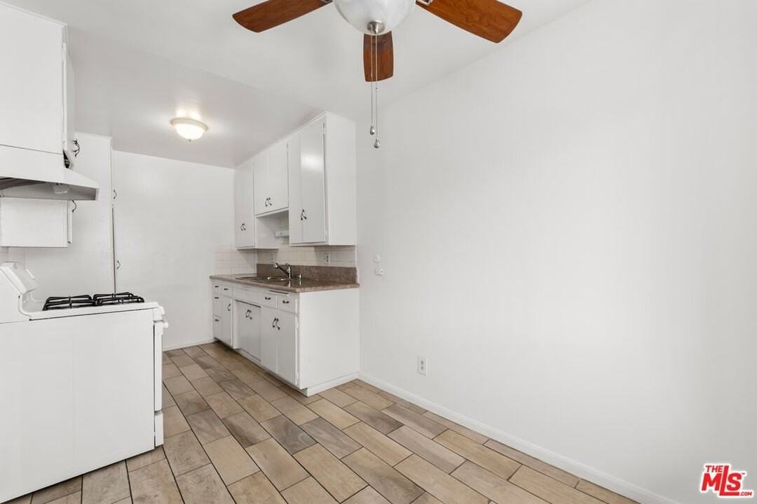 3355 South Canfield Avenue #11 - Photo 4 of 23